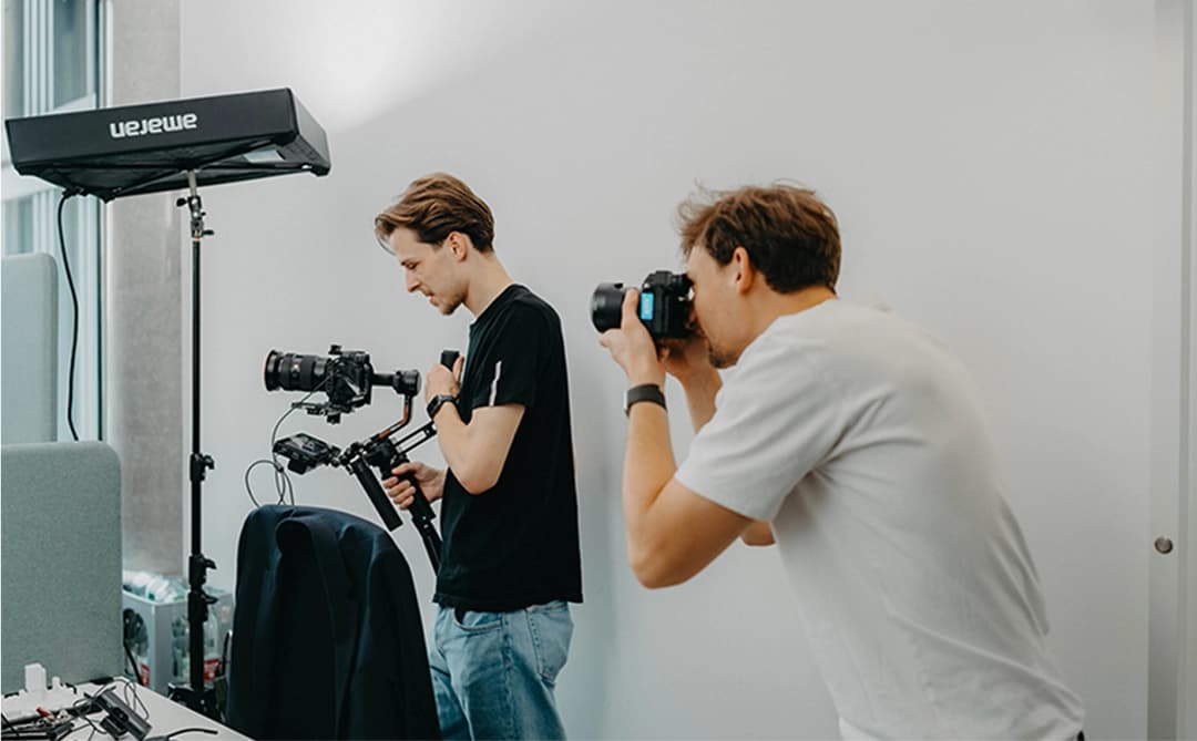 K&R behind the scenes: film team shooting outdoors