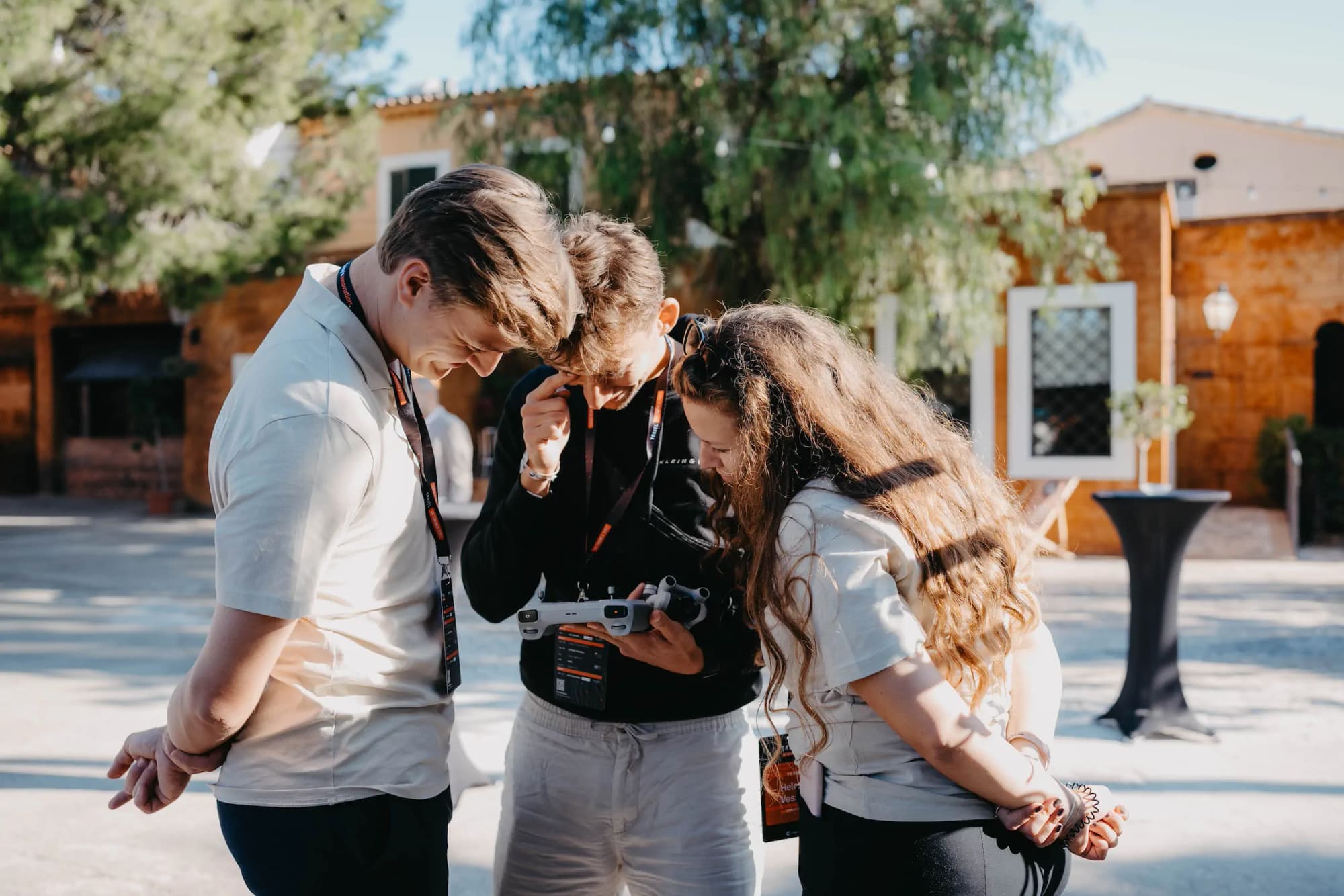 K&R behind the scenes: team operating a drone on the Chain4Travel shoot